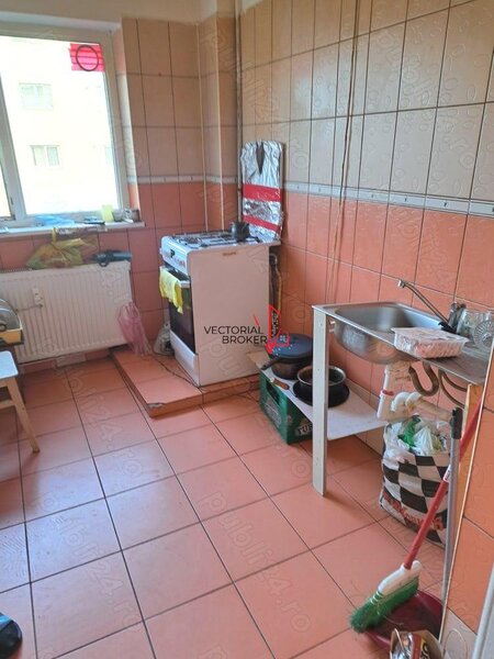 Maica Domnului, Tei, apartament in bloc reabilitat et. 5/8